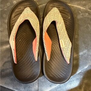 Hey Dude Black and Coral Chevron Meg Women’s Wave Woven Strap Flip Flops